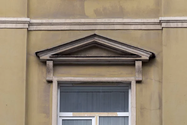 Los Elementos Decoración Arquitectónica Los Edificios Sandrik Sobre Ventana Estuco — Foto de Stock