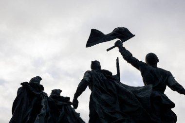 Saint-Petersburg 'da. - Rusya. 12 Kasım 2021. Zafer Meydanı 'ndaki Leningrad' ın Kahraman Savunucuları anıtının bir parçası..