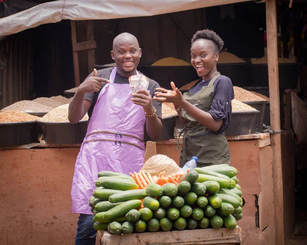 Male Female African Nigerian Traders Sellers Business Persons Shop Owners — Stockfoto