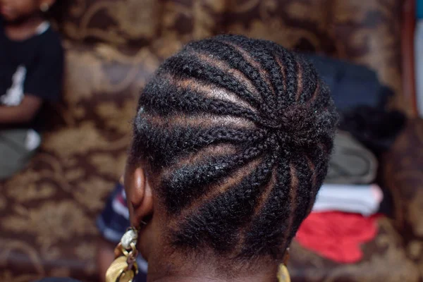 Back View Weave Hair Style Head African Nigerian Female Client — Stock Photo, Image