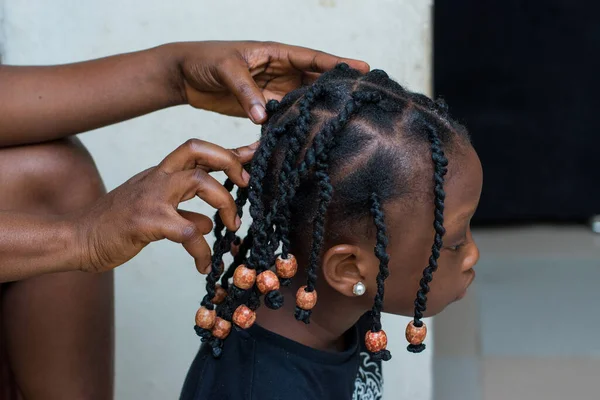 Hands African Hair Stylist Mother Making Braided Hairstyle Head Little — Stock Photo, Image