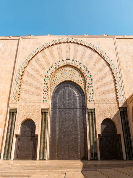 Casablanca 'nın 2. Hasan Camii, Fas - Kapılar