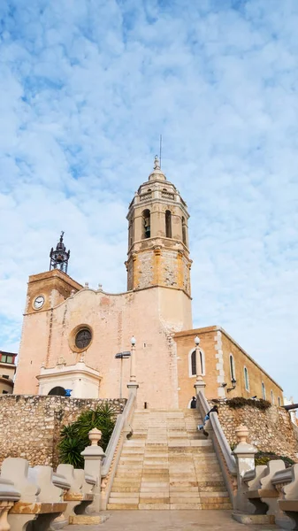 İspanya Sitges 'deki Sahil Kilisesi Aydınlık bir öğleden sonra
