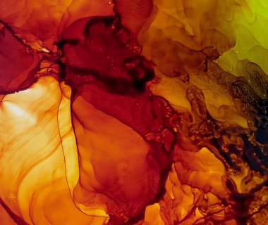 Alüminyum 'da Alkol Mürekkebi Smears. Oriental Mürekkep Boyama. Ateş Tonu dokusu. Parıldayan Modern Sanat. Renkli sanat eserleri. Suluboya Arkaplan Dokusu.