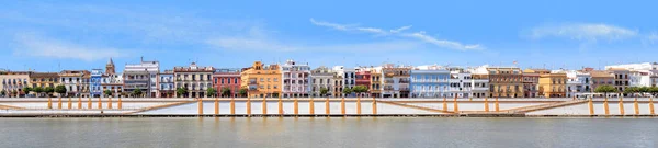 Casas Coloridas Del Barrio Triana Calle Betis Río Guadalquivir Cerca — Foto de Stock