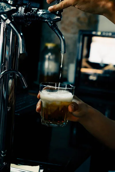 Hand Serving Beer Glass Using Tap Bartender Pouring Beer While — Stock Photo, Image