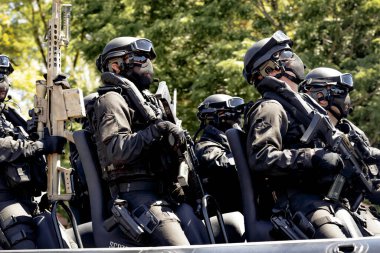 Seville, İspanya - 01 Haziran 2019: Özel Donanma Savaş Gücü. İspanya 'nın Sevilla kentinde İspanyol Silahlı Kuvvetleri Günü sırasında Deniz Piyade Birlikleri