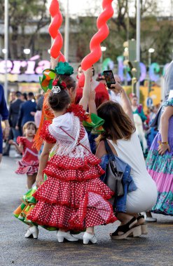 Seville, İspanya - 09 Mayıs 2019: Nisan Fuarı 'nda (Feria de Abril), Sevilla Fuarı (Feria de Sevilla), Endülüs, İspanya