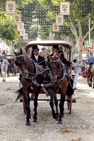 Seville, İspanya - 09 Mayıs 2019: Nisan Fuarı (Feria de Abril), Sevilla Fuarı (Feria de Sevilla), Endülüs, İspanya
