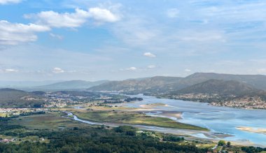 Santa Tecla 'daki Antik Kelt Köyü' nden Mino Nehri 'nin Ağzı. Pontevedra. Galiçya 'da turizm. İspanya 'nın en güzel yerleri..