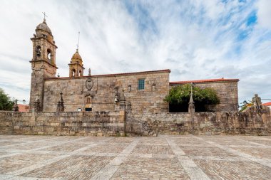 Cambados, Pontevedra 'daki San Benito Kilisesi' nin dışında. Galiçya 'da turizm. İspanya 'nın en güzel yerleri..