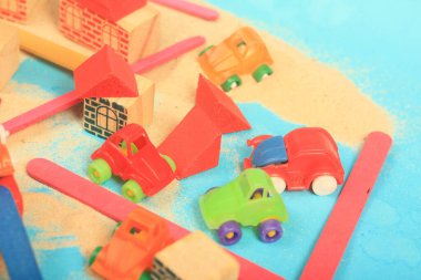 Ahşap oyuncak mavi arka plan 