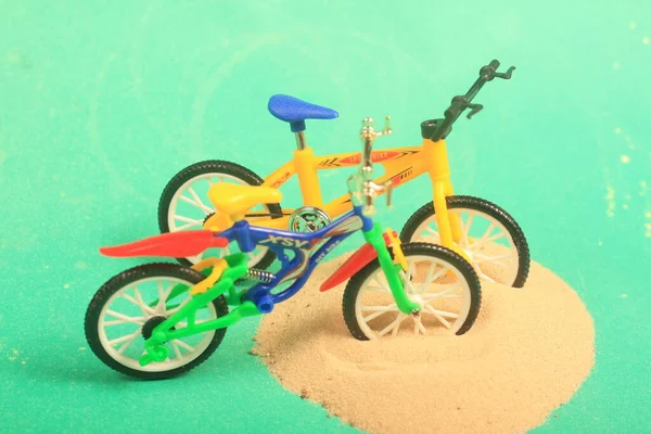 Jouet Vélo Sur Fond Vert Balade Fun Enfants Vélo Jouet — Photo