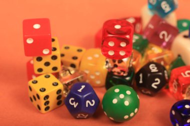 Dices Cassino kumar bahsi Matematik öğrenme oyunu