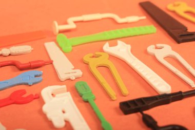 Onarım ve yapım için bir takım araçlar. scre