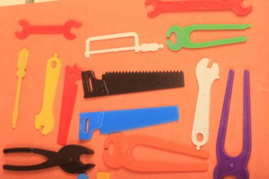 Onarım ve yapım için bir takım araçlar. scre