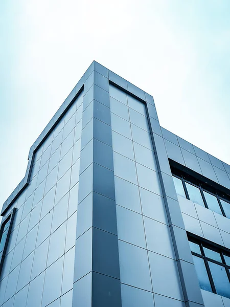 Cam cepheli modern ofis binası