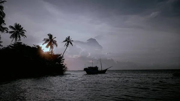 Schöner Sonnenuntergang Über Dem Meer — Stockfoto