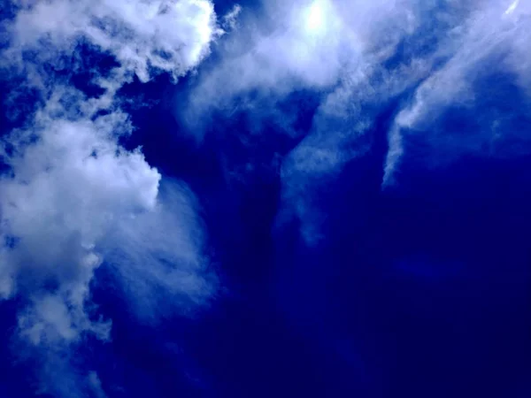 Cielo Azul Con Nubes — Foto de Stock