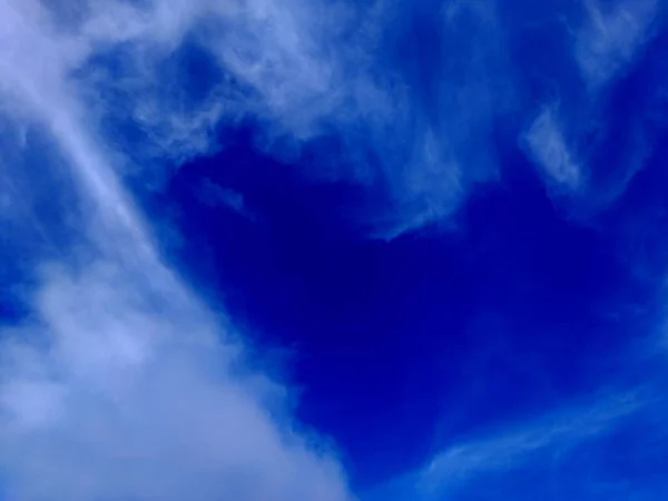 Cielo Azul Con Nubes —  Fotos de Stock