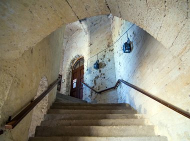 Mikhailovskaya bataryasının müze kompleksine çıkan merdiven, Sivastopol, Kırım