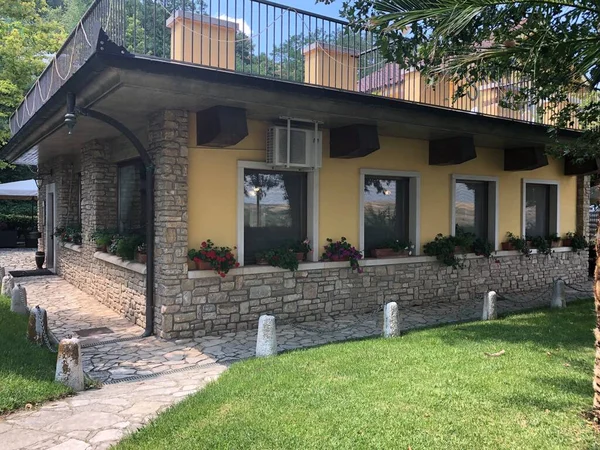 İtalya 'da kırsal bir restoran