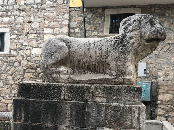 İtalya 'nın başkenti Venosa' nın antik kalıntıları.