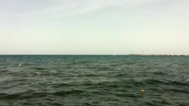 Ufuk denizi ve mavi gökyüzü ses ile