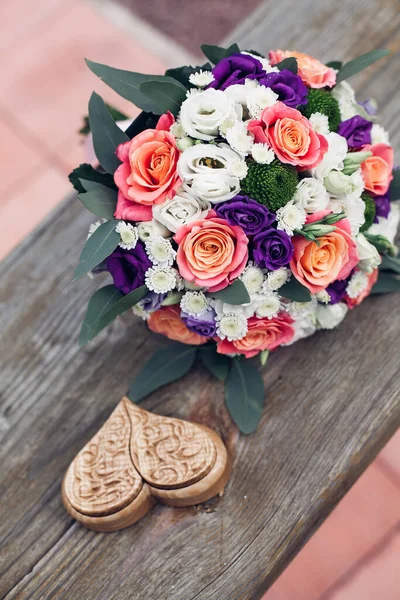 Beautiful Wedding Bouquet White Orange Pink Roses Decorative Brown Box — Stock Photo, Image