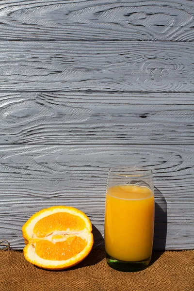 Composition Fresh Fruit Drink Orange Lying Orange Juice Glass Dark — Stock Photo, Image