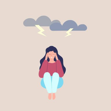 Üzgün kadın oturuyor. Depresyon. Kadın bulutların üzerinden yıldırımla ağlıyor. Bir zihinsel bozukluk örneği