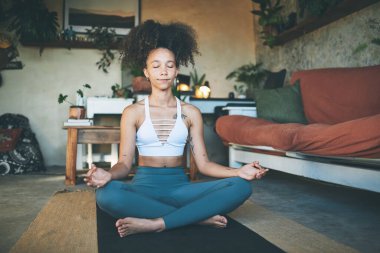 Kendini sorgulama sürecinde kendini özgür bırak.