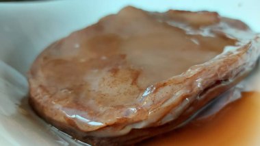 Kombucha bir çay mantarı. Doğal bir B vitamin kompleksi kaynağı. Meyve, tatlandırılmış, koyu siyah çay ile elde edilir. Aslen Japonyalı. Uzun zamandır sağlıklı ve güzel bir iksir olarak kullanılıyor..