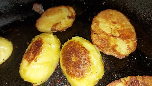 Crispy Baked Potatoes Halves Potatoes Pan Vegan Vegetarian Food Delicious — Stockfoto