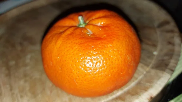 Mandarim Prato Madeira Fruta Orgânica Mandarina Crua Após Colheita Frutas — Fotografia de Stock