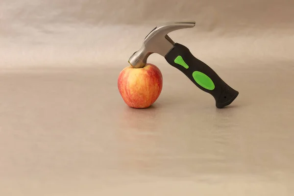 Living Balance Refreshment Apple Hard Work Hammer Fruit Work — Foto Stock