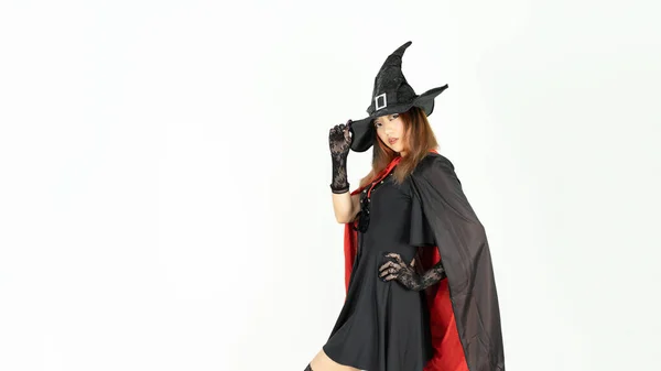 Piękna Dziewczyna Czarnej Sukience Kapeluszu Czarownicy Białym Tle Koncepcja Halloween — Zdjęcie stockowe