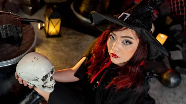 Portrait Beautiful Woman Wearing Witch Costume Holding Human Skull Halloween — Stock Photo, Image