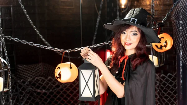 Buon Giorno Halloween Ritratto Donna Asiatica Costume Halloween Strega Cappello — Foto Stock