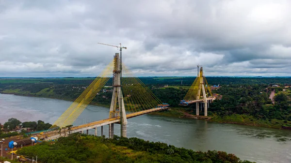 Uluslararası Entegrasyon Köprüsü inşaatı - Brezilya x Paraguay - Haziran 07, 2022. Yüksek kalite fotoğraf