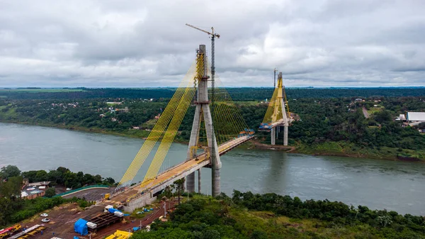 Uluslararası Entegrasyon Köprüsü inşaatı - Brezilya x Paraguay - Haziran 07, 2022. Yüksek kalite fotoğraf