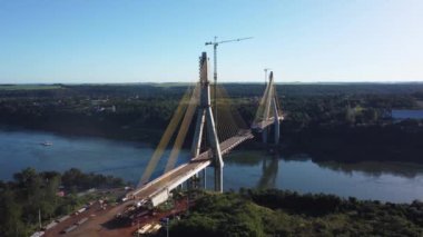 Uluslararası Entegrasyon Köprüsü inşaatı - Brezilya x Paraguay - 29 Haziran 2022. Yüksek kalite 4k görüntü
