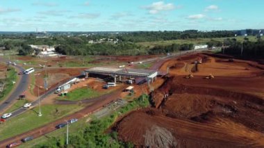 Foz do Iguacu, Parana, Brezilya 29 Haziran 2022 Avenida das Cataratas 'taki çalışmaların havadan görüntüsü. Yüksek kalite 4k görüntü