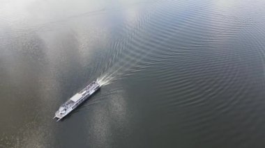 Augustow 'dan Necko Gölü' ne giden yolcu gemilerindeki İHA 'nın görüntüsü..