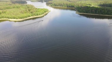 Augustow 'dan Necko Gölü' ne giden yolcu gemilerindeki İHA 'nın görüntüsü..