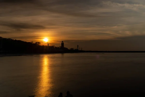 Kolobrzeg 'deki Baltık Denizi' ndeki Deniz feneri..