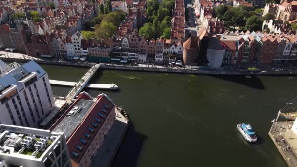 Widok Drona Stare Miasto Gdańska Nad Rzeką Moltawą — Wideo stockowe