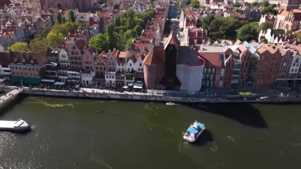 Uitzicht Vanaf Drone Oude Binnenstad Van Gdansk Aan Rivier Motlawa — Stockvideo