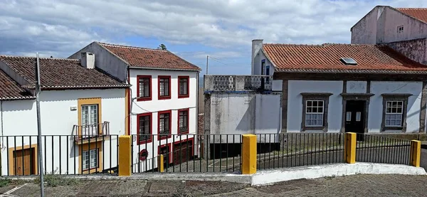 特塞伊拉岛 亚速尔 普尔图加利亚的城市景观 有橙色的屋顶 彩虹和美丽的风景 — 图库照片