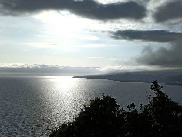 Krajobraz Widokiem Wzgórza Terceira Powrotem Słoneczny Częściowo Zachmurzoną Pogodą — Zdjęcie stockowe